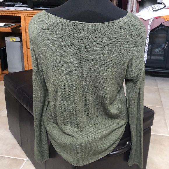 Olive sweater - Picture 2 of 2
